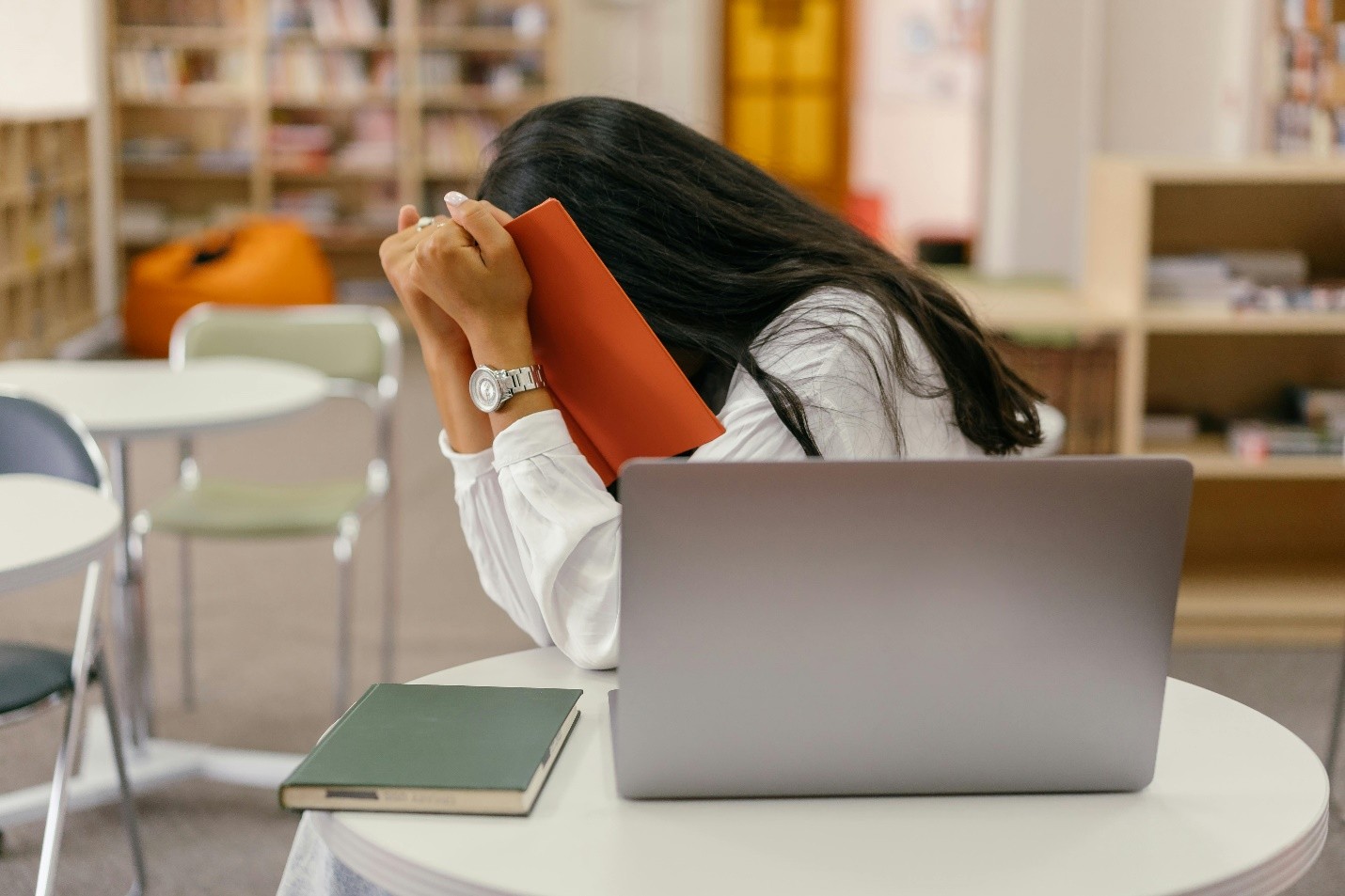 The Silent Saboteur: Unmasking Imposter Syndrome in Professionals and Its Impact on Mental Health